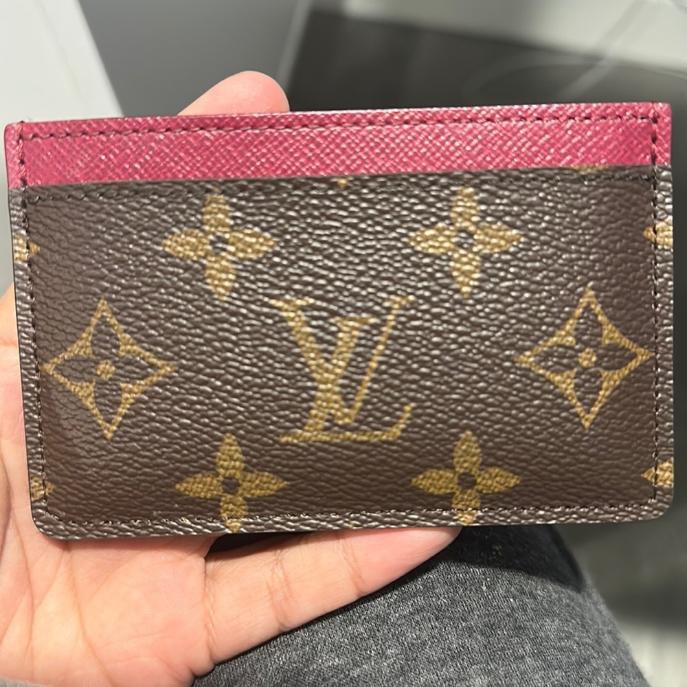 LOUIS VUITTON card holder